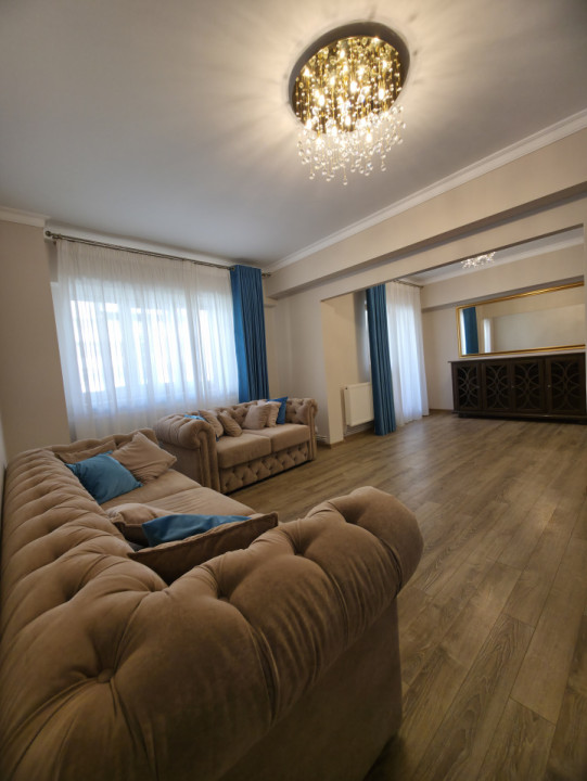 Apartament 3 camere Calea București 
