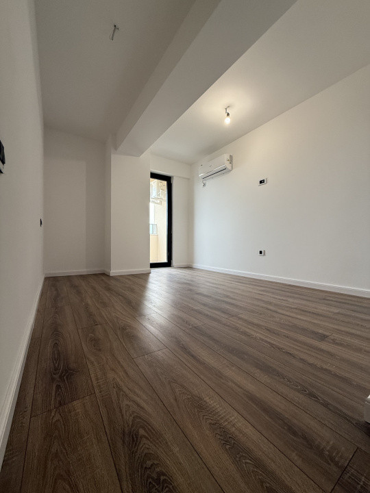 Apartament 3 camere Bloc Nou
