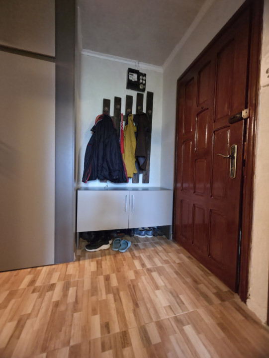 Apartament 2 camere decomandat Rovine 