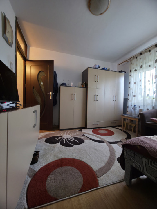 Apartament 2 camere decomandat Rovine 