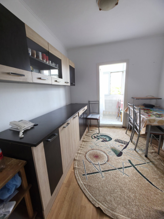 Apartament 2 camere decomandat Rovine 