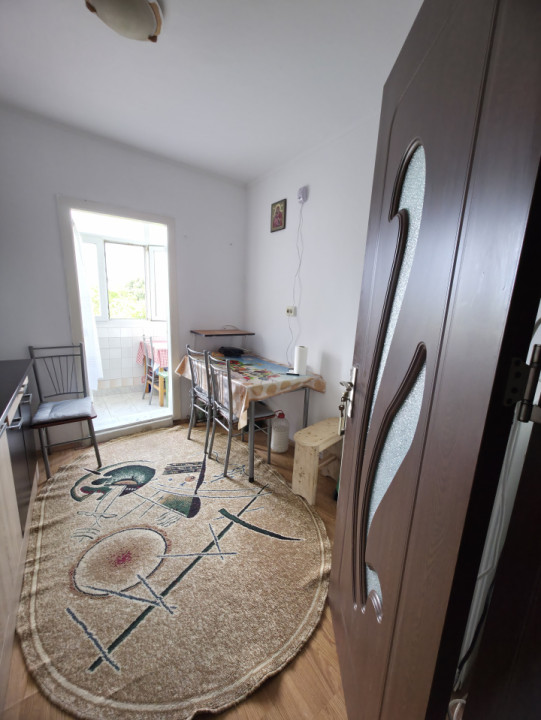 Apartament 2 camere decomandat Rovine 